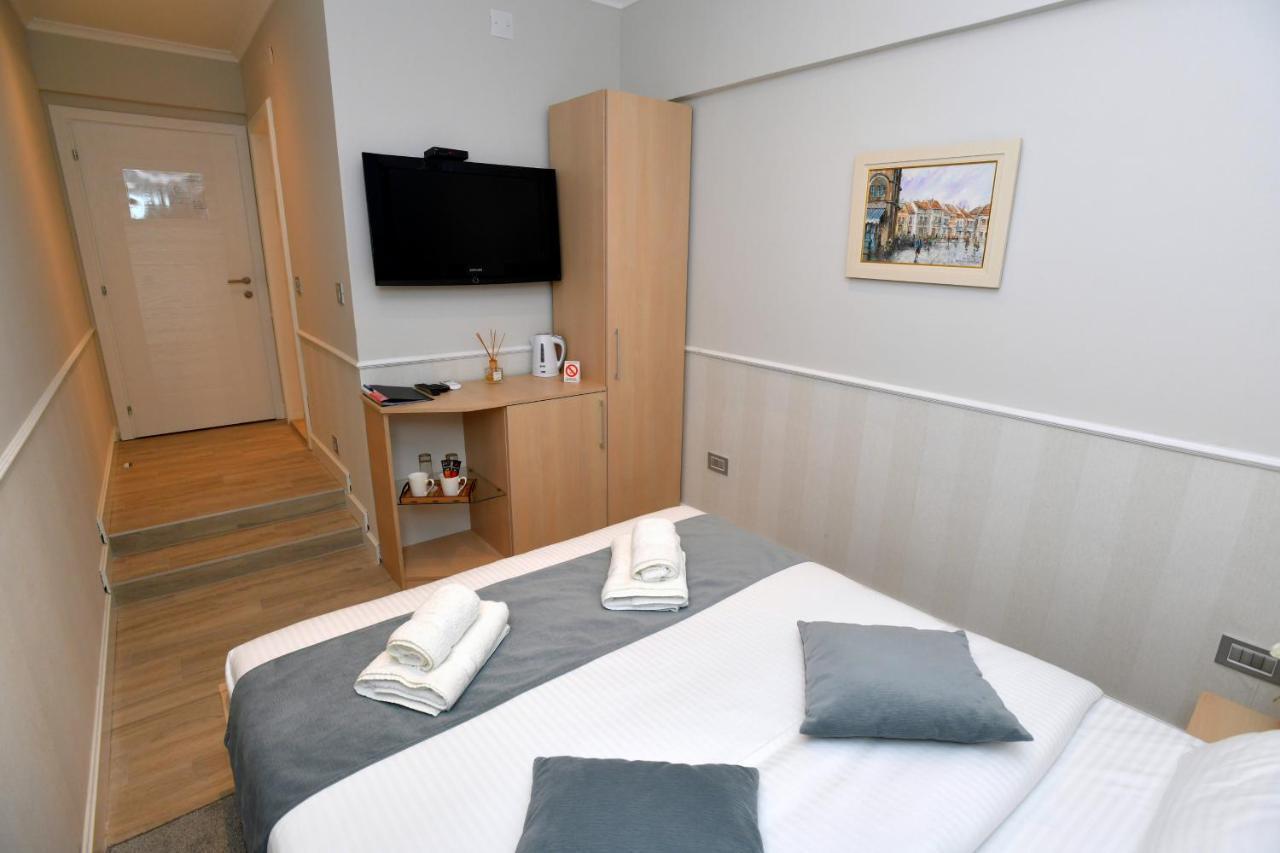 President Aparthotel Cacak Exterior photo